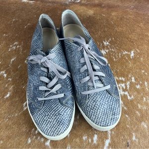 Hush puppies snake print shoe